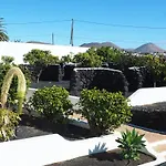 Villa Angela, Piscina Privada Climatizada Y Vistas Al Mar Cerca De Puerto Del Carmen 1200 Metros A Tu Disposicion *