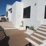 Angela, Piscina Privada Climatizada Y Vistas Al Mar Cerca De Puerto Del Carmen 1200 Metros A Tu Disposicion Villa Mácher
