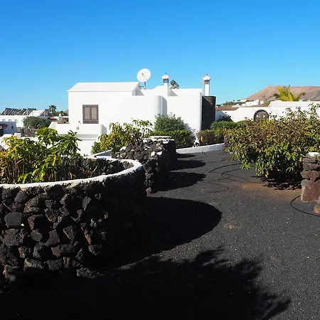 Villa Angela, Piscina Privada Climatizada Y Vistas Al Mar Cerca De Puerto Del Carmen 1200 Metros A Tu Disposición
