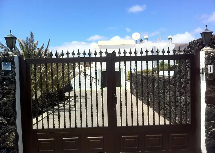 Angela, Piscina Privada Climatizada Y Vistas Al Mar Cerca De Puerto Del Carmen 1200 Metros A Tu Disposicion Villa *