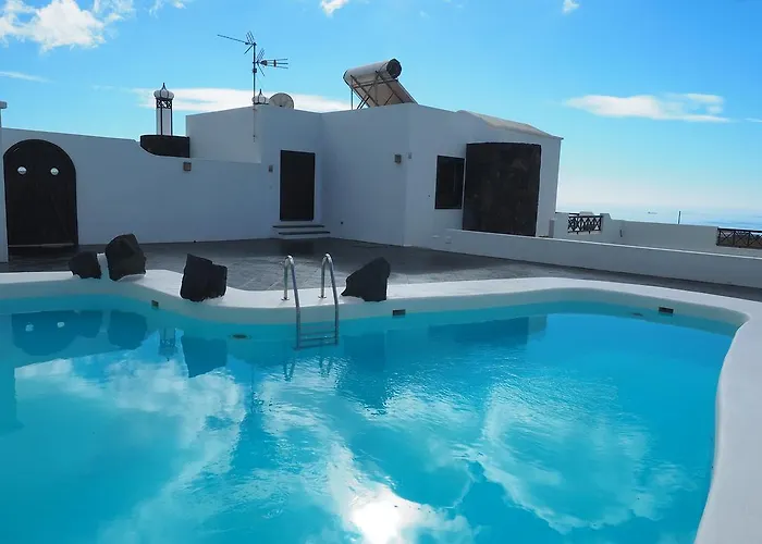 Angela, Piscina Privada Climatizada Y Vistas Al Mar Cerca De Puerto Del Carmen 1200 Metros A Tu Disposicion