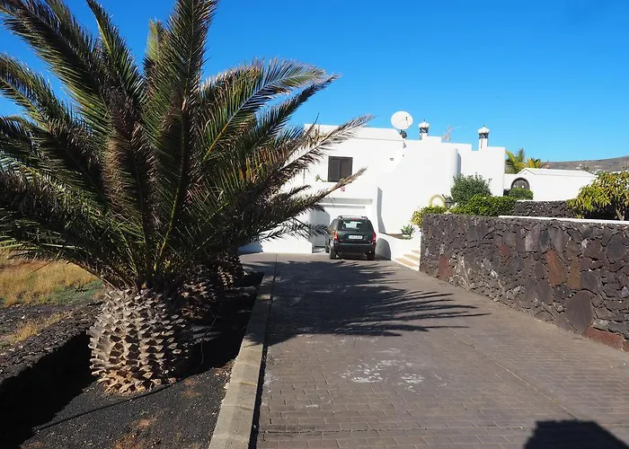 Angela, Piscina Privada Climatizada Y Vistas Al Mar Cerca De Puerto Del Carmen 1200 Metros A Tu Disposicion Villa