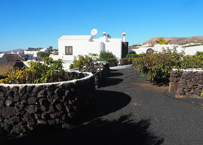 Villa Angela, Piscina Privada Climatizada Y Vistas Al Mar Cerca De Puerto Del Carmen 1200 Metros A Tu Disposicion