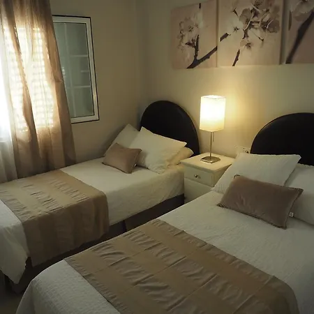 Angela ヴィラ Mácher