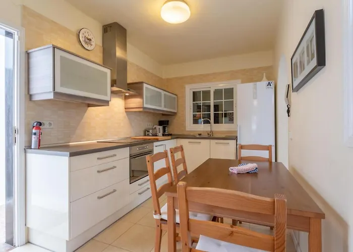 Angela, Piscina Privada Climatizada Y Vistas Al Mar Cerca De Puerto Del Carmen 1200 Metros A Tu Disposicion 빌라 *