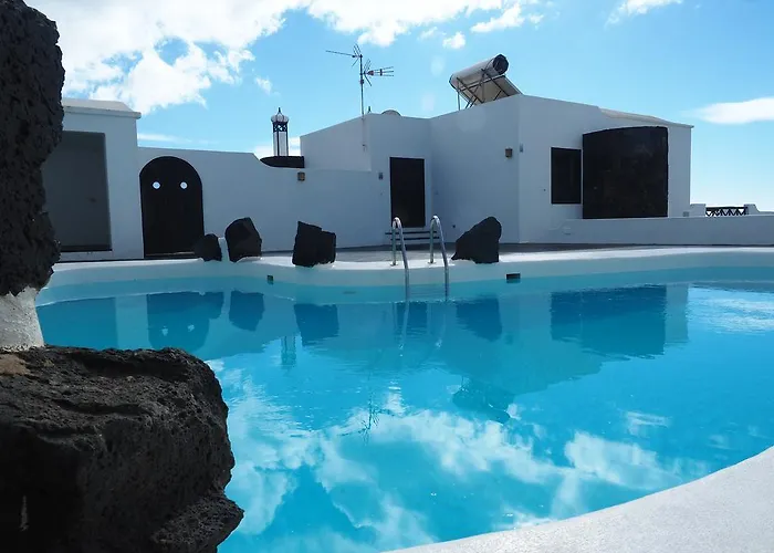 Angela, Piscina Privada Climatizada Y Vistas Al Mar Cerca De Puerto Del Carmen 1200 Metros A Tu Disposicion