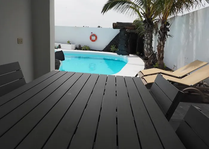 Angela, Piscina Privada Climatizada Y Vistas Al Mar Cerca De Puerto Del Carmen 1200 Metros A Tu Disposicion Mácher