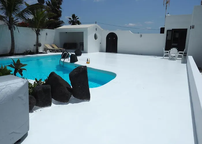 Angela, Piscina Privada Climatizada Y Vistas Al Mar Cerca De Puerto Del Carmen 1200 Metros A Tu Disposicion *