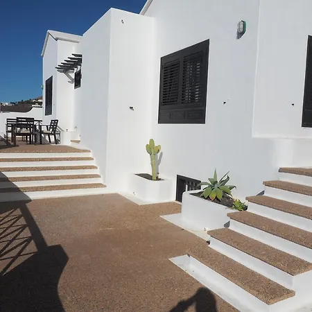 Angela, Piscina Privada Climatizada Y Vistas Al Mar Cerca De Puerto Del Carmen 1200 Metros A Tu Disposicion Vila Mácher